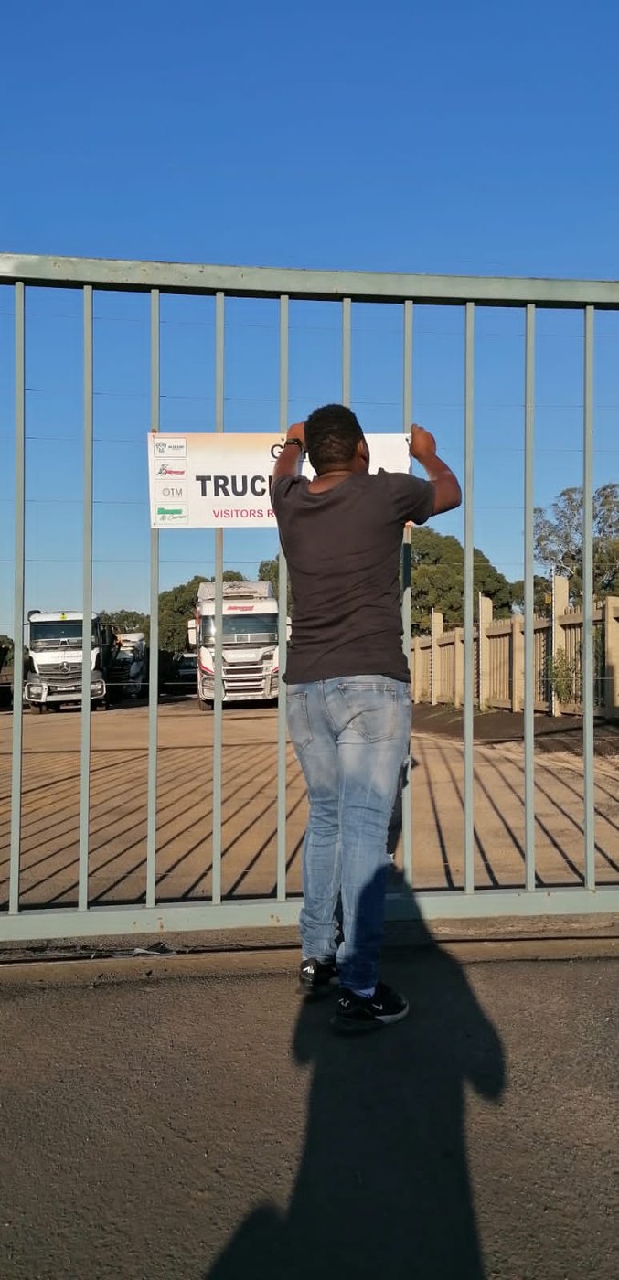 Commercial outdoor entrance gate signage board for truck stop